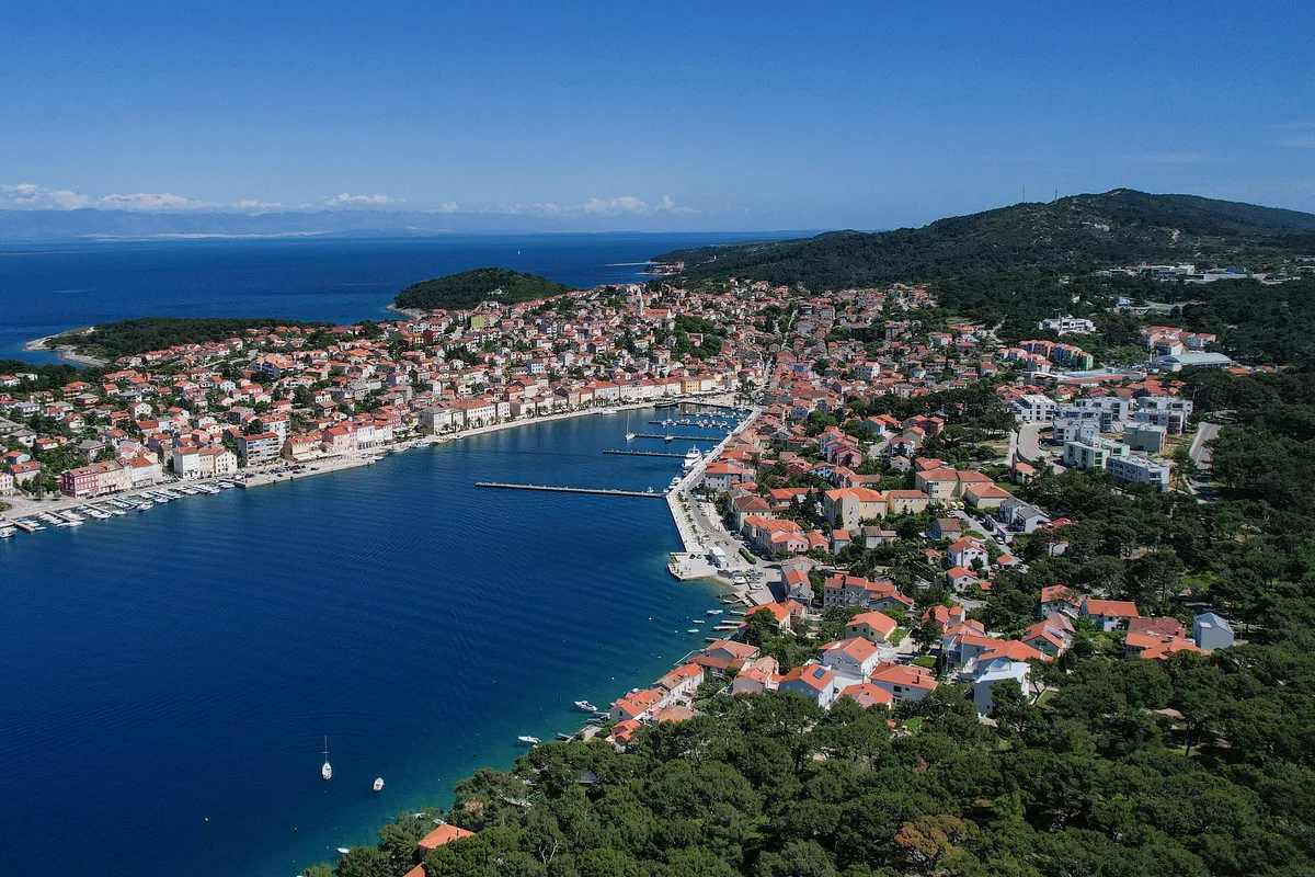Amerikanische Botschafterin auf Lošinj: Entdecken Sie die Naturschönheiten der Insel