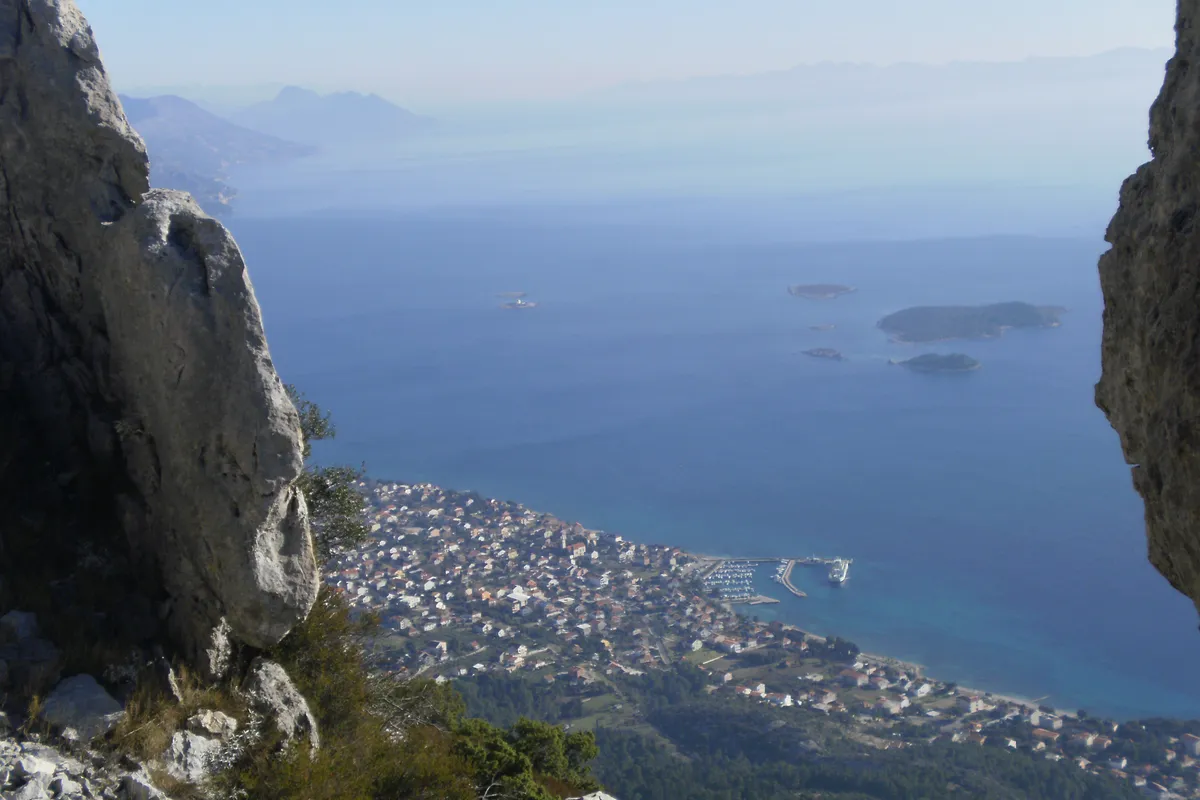 Autobus blokirao trajekt za Korčulu: Hitna kasnila sat vremena