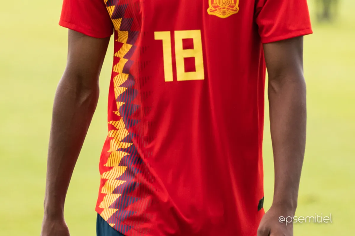Barcelona vor der neuen Saison mit einem Loch auf der linken Abwehrseite