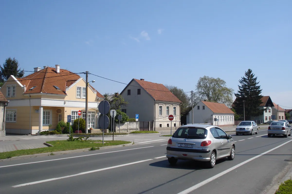 Ohne Führerschein, Alkotest verweigert und falschen Namen angegeben: Strafe 3.050 Euro