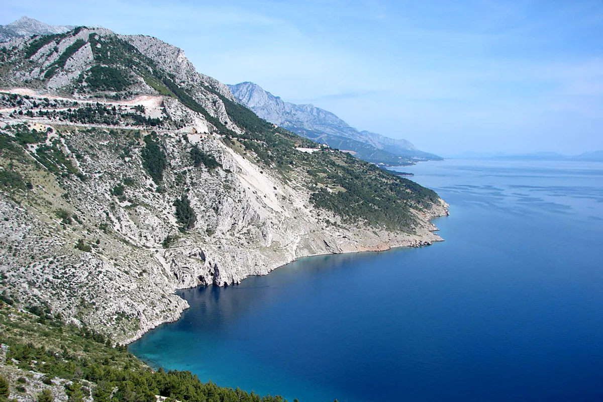 Aus Albanien an die Adria gekommen, dann schockiert geblieben