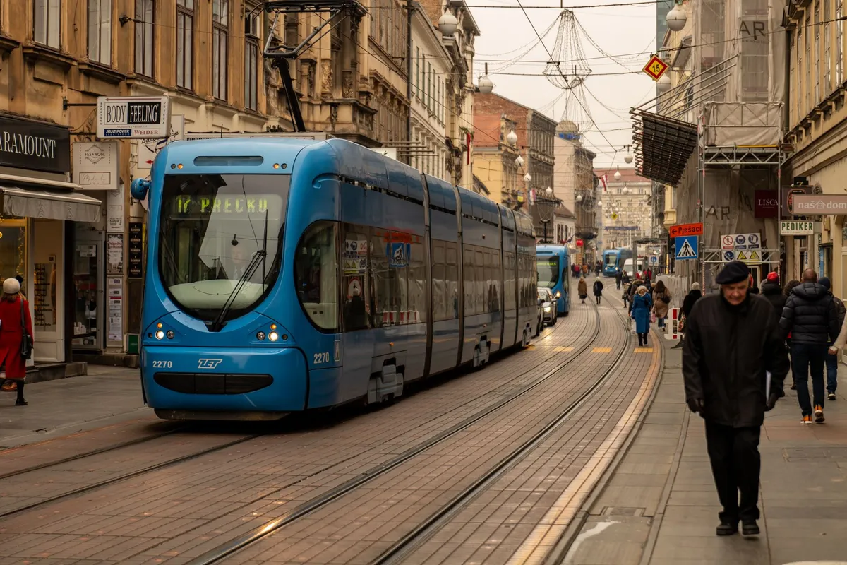 Zwei Unfälle mit E-Scootern in Karlovac