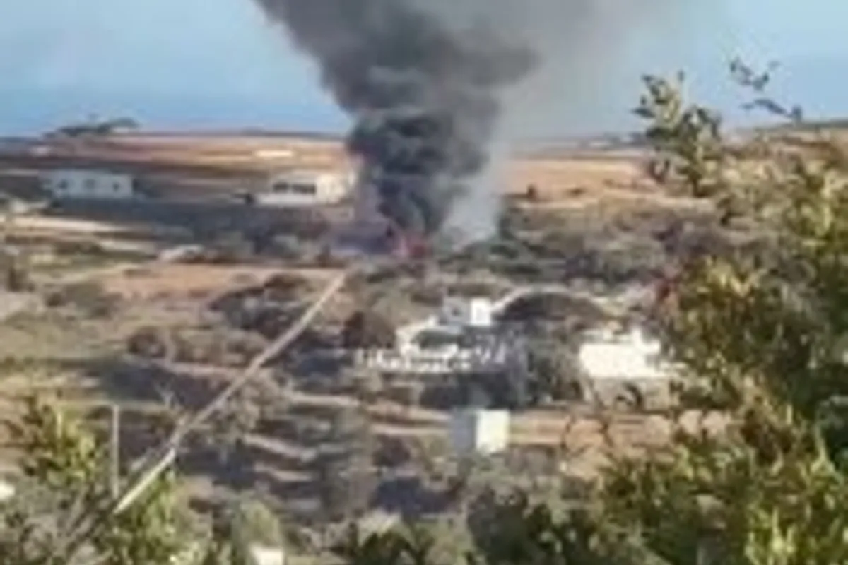 Helikopter abgestürzt und in Brand geraten auf der griechischen Insel Sifnos, drei Tote