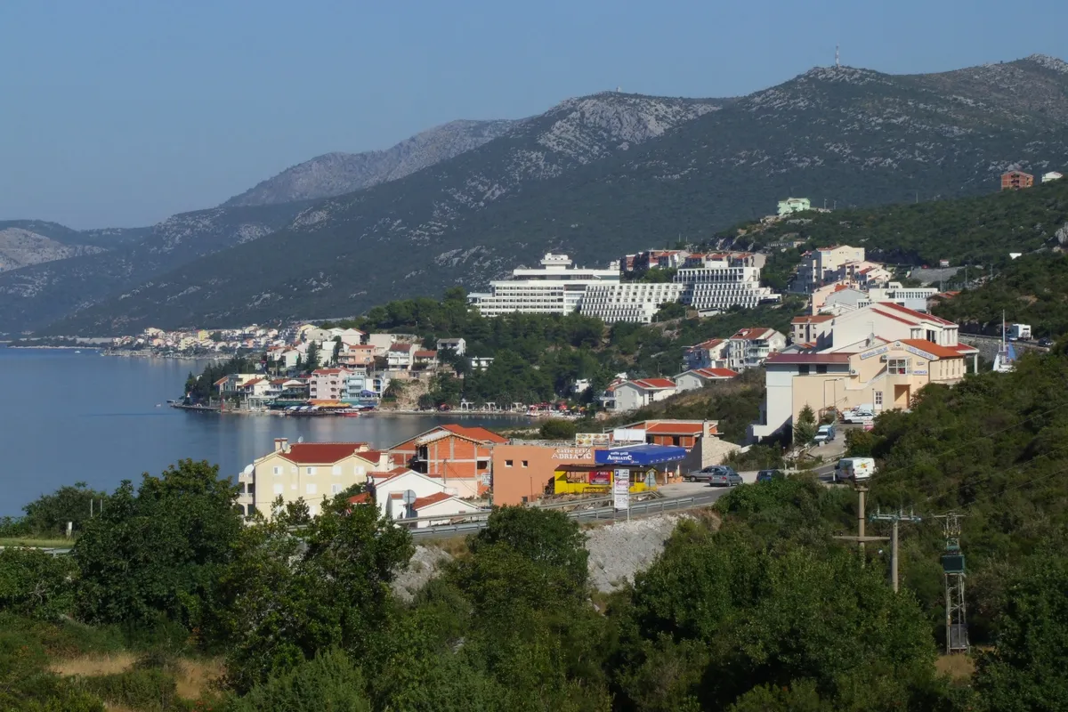 Herzegowina in Flammen: Konjic bittet um internationale Hilfe