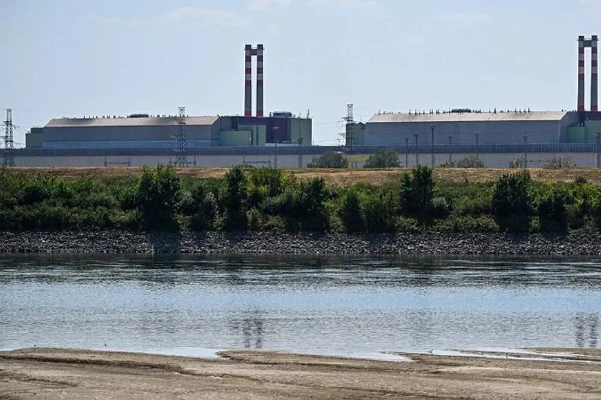 Hungarians Sink Barges to Save Paks Nuclear Plant from Shutdown