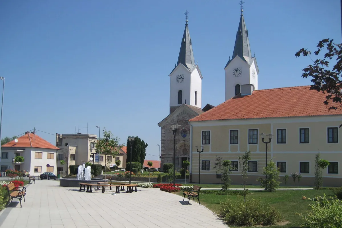 Inadequate Accommodation for 62 Nepalese and Indian Workers in Čazma
