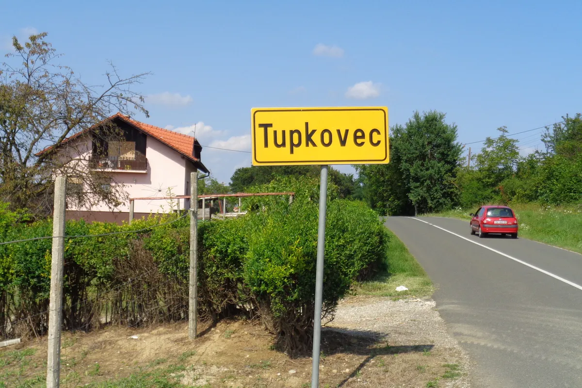 Pad breze na dalekovod u Tupkovcu ostavio 1.200 kućanstava bez struje