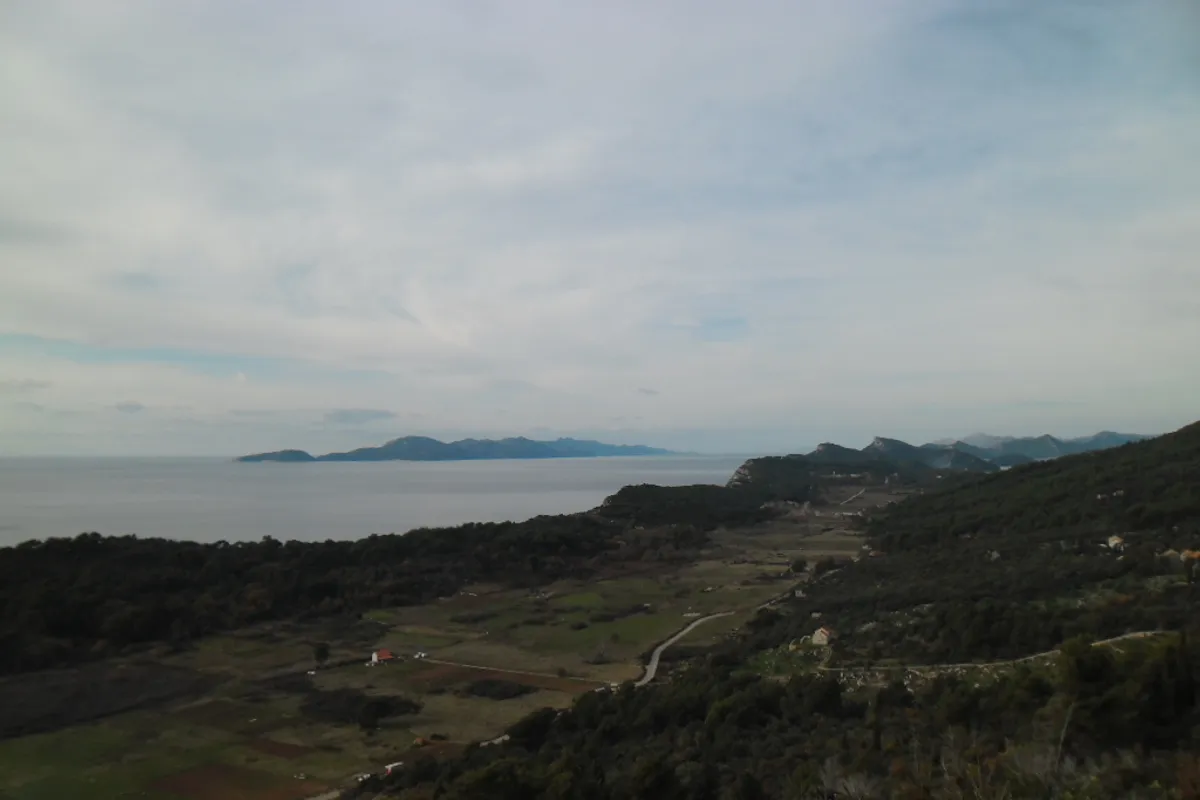 Fire on Šipan: Water Bombers Extinguish, Island Without Power