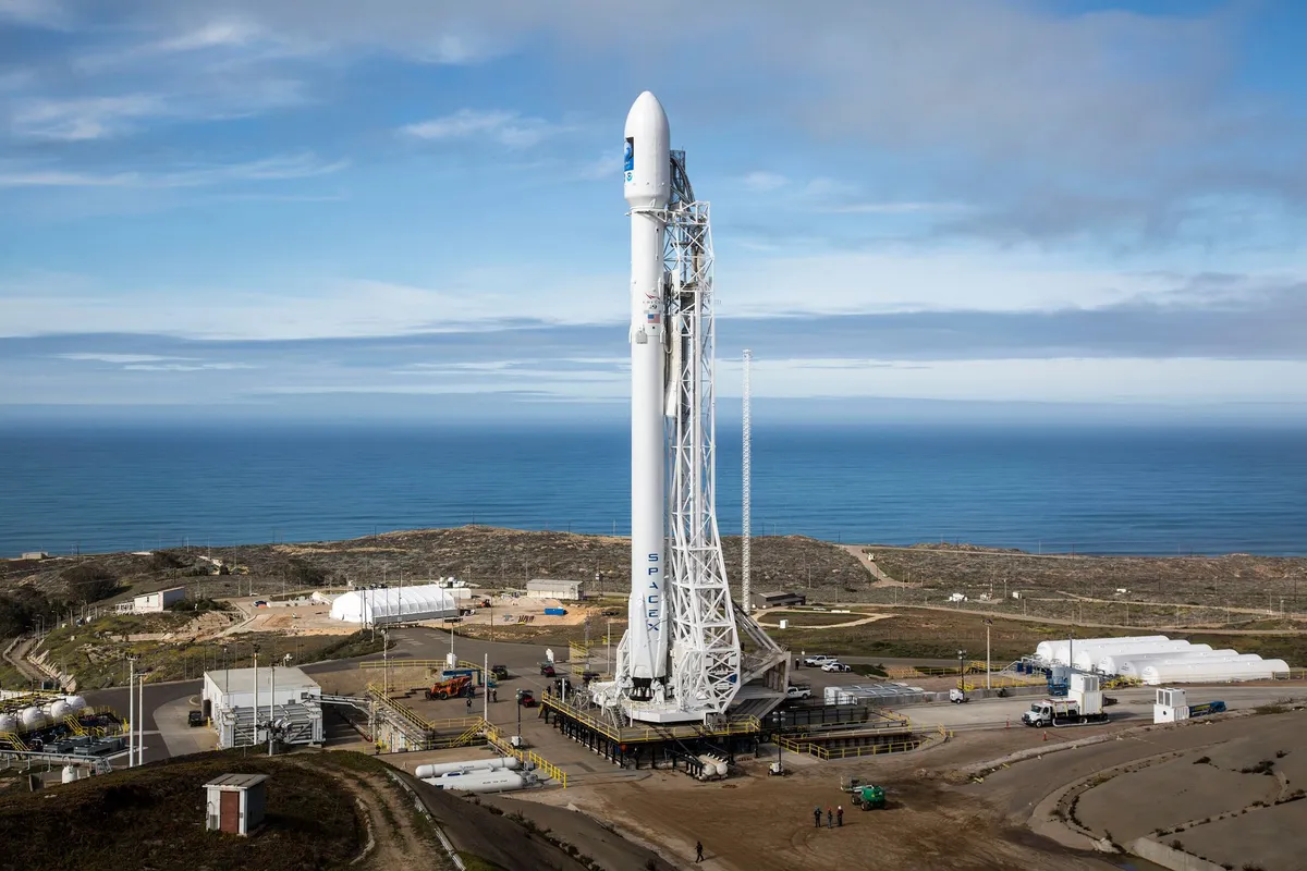SpaceX Rocket Will Soon Crash Into the Moon at 8,700 km/h