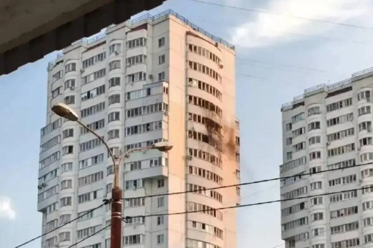 Stambena zgrada u Čehovu kraj Moskve pogođena dronom, Sobjanin: Više od 390 letjelica nad regijom