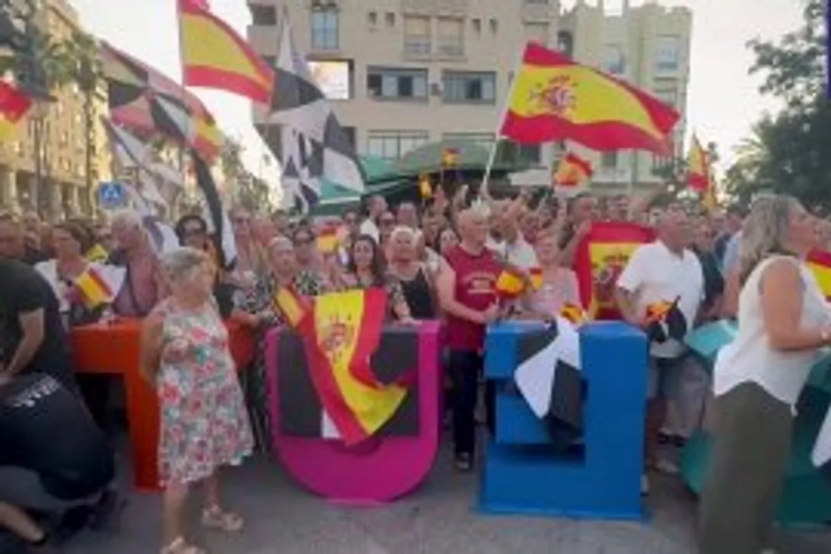 Tausende Demonstranten in Ceuta: 'Es reicht, Ceuta ergibt sich nicht'