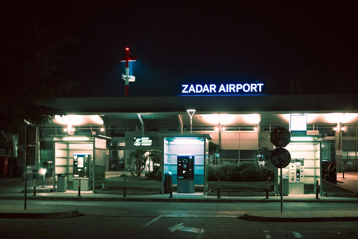U Zadru zaustavljen 20-godišnjak na neregistriranom motociklu bez vozačke dozvole: 1.580 eura kazne