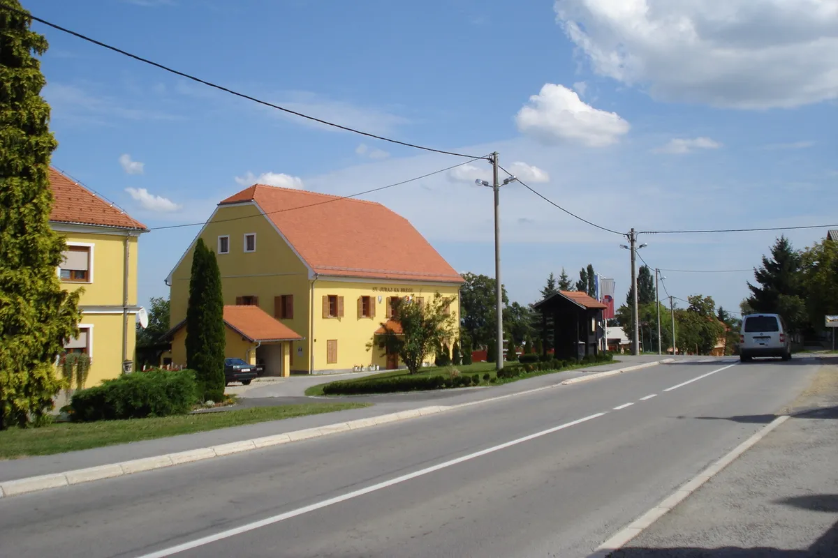 Vatra zaprijetila kućama u Lopatincu