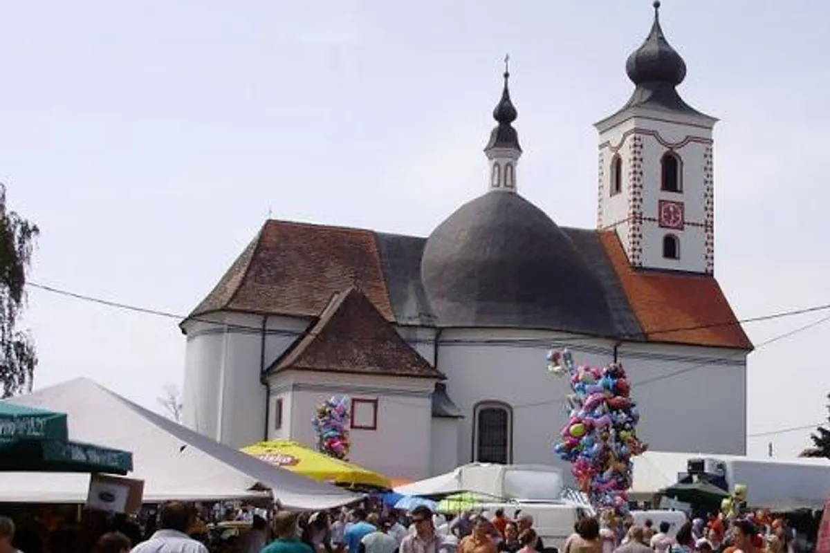 Assumption of the Virgin Mary in Vukovina: Three Performers, a Fairground, and Stalls