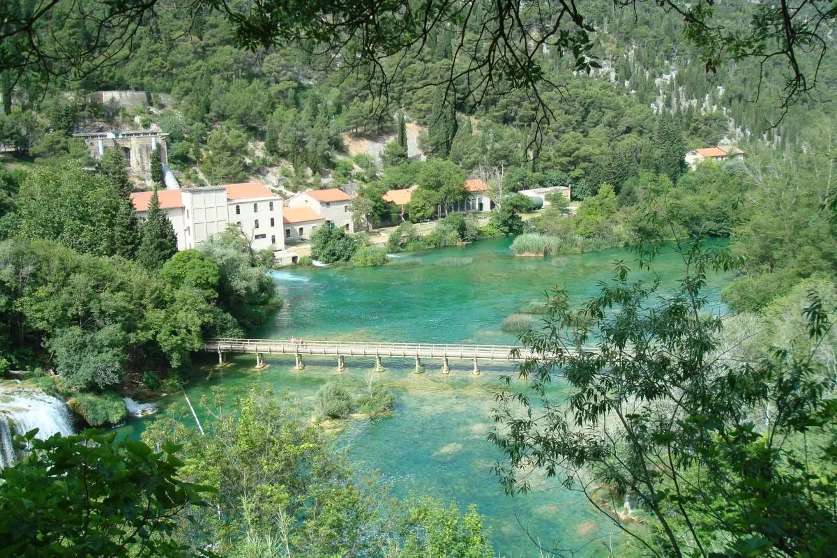 Over 300,000 Croats in BiH Face Energy Shock