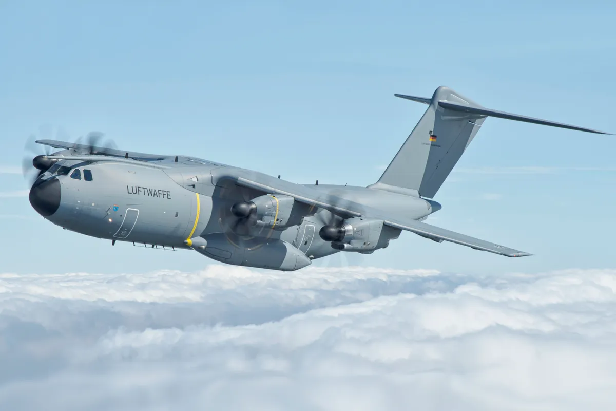 Militärflugzeug A400M im Kampf gegen Brände: Kapazität von drei Canadair