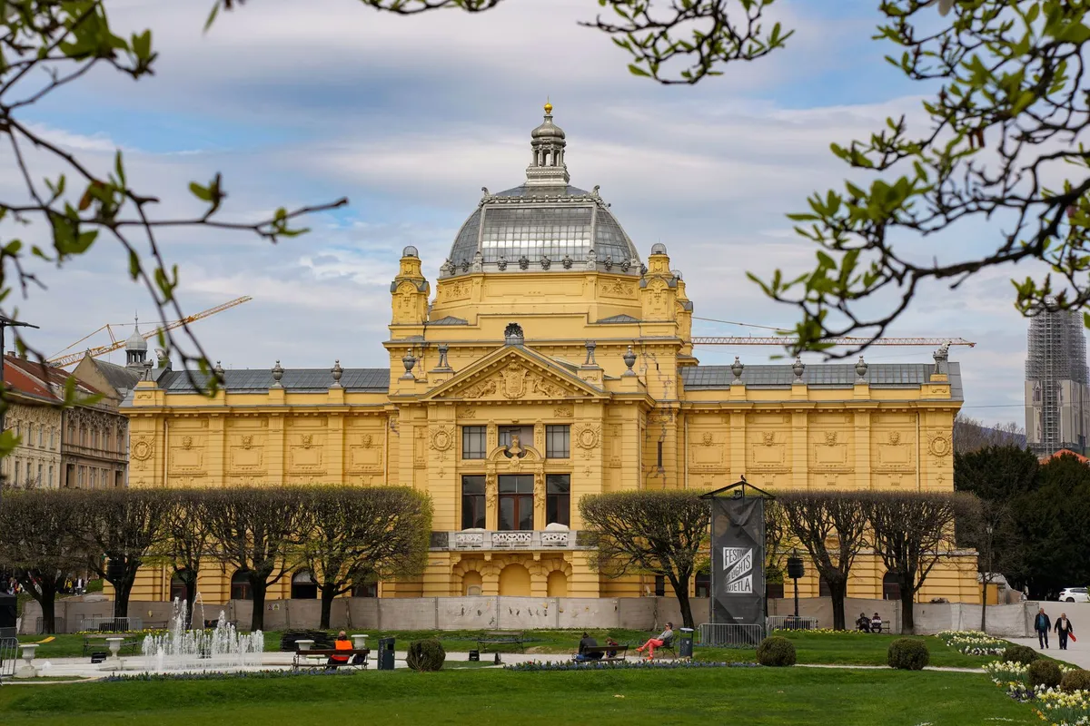 Zagreb Reopens Pools, Museums, and Libraries for Free This Weekend Due to Heat