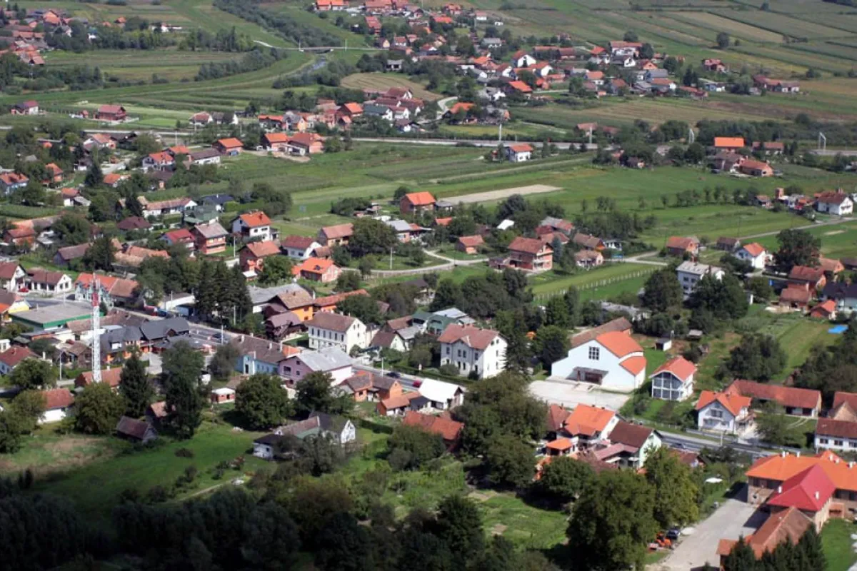 Zbog prijetnji susjedu u Lekeniku optužen 38-godišnjak, tužiteljstvo traži osam mjeseci zatvora